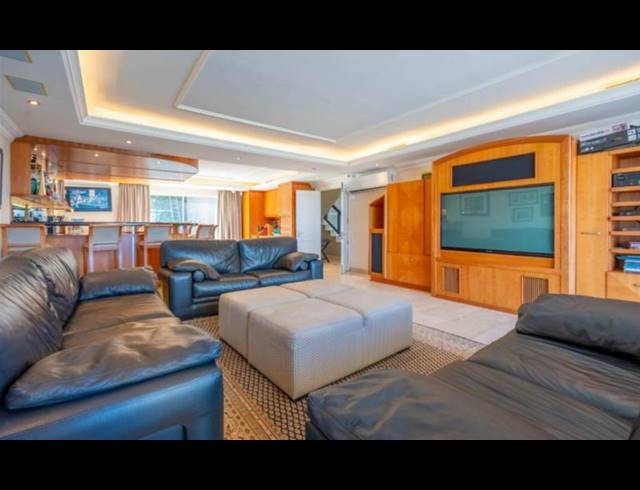 4 BEDROOM HOUSE FOR SALE IN UMHLANGA ROCKS